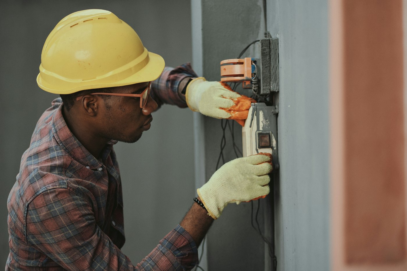 Verificación de instalaciones eléctricas en sitio